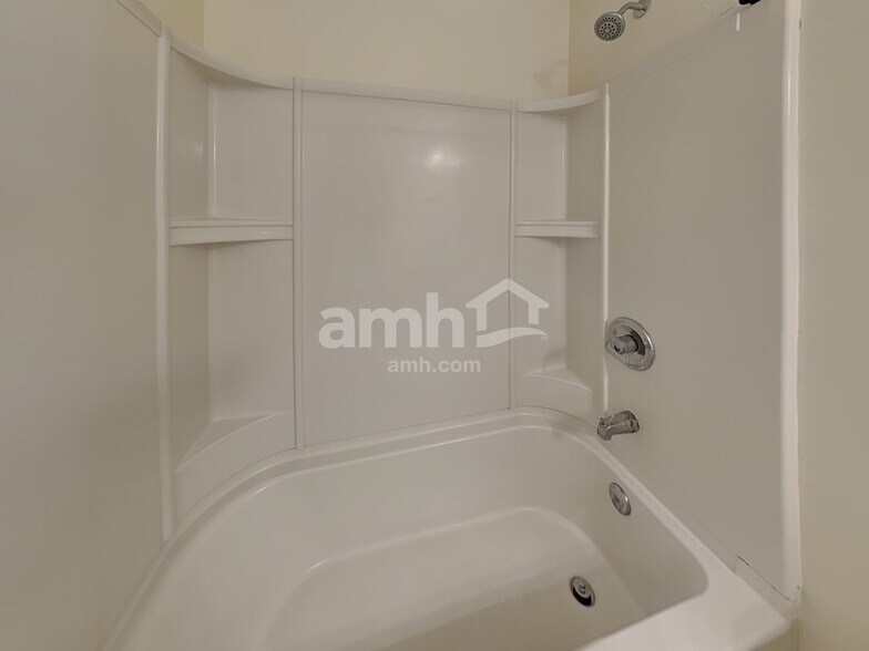 Building Photo - 4863 Clarkstone Dr