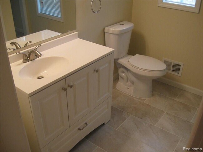 Building Photo - Remodeled Home