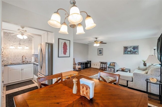 Building Photo - 1801 Bedford Terrace