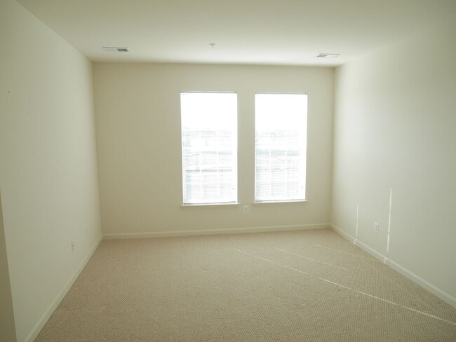 Building Photo - Two Bedroom, Two Bathroom Condo- 55 Plus Community