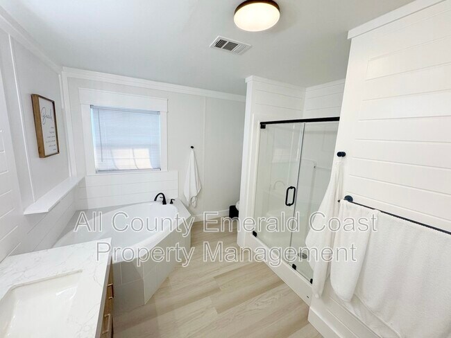 Building Photo - 444 Montigo Ave N