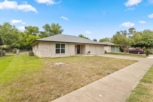 Building Photo - 1100 Red Cliff Dr