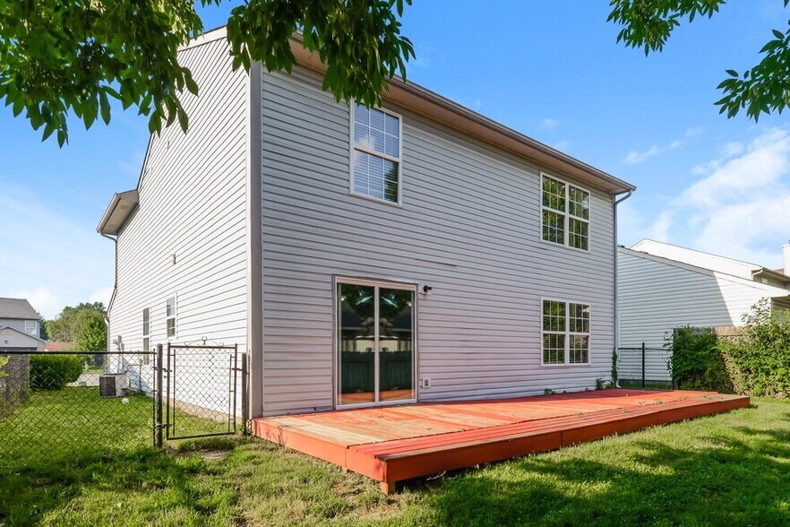 Building Photo - 707 Deer Trail Dr