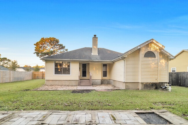 Building Photo - 2232 Fulva Dr