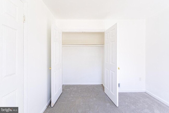 Building Photo - 4203 Lyons St