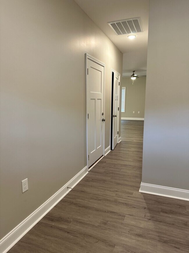 Building Photo - 2766 Cedrus Ave