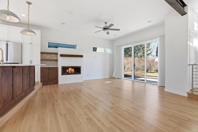 Building Photo - 4 blocks to Sloans Lake! immaculate home with large yard and garage