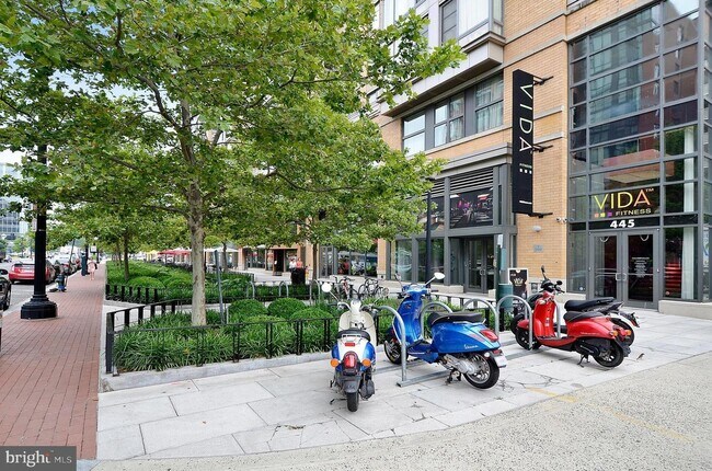 Building Photo - 440 L St NW