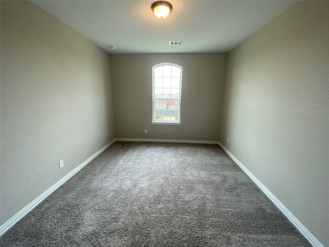 Building Photo - 7414 Evelyn Grv Dr