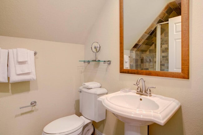 Building Photo - 2102 S Sherman St