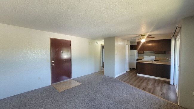 Building Photo - 146 NE Atkinson Ct