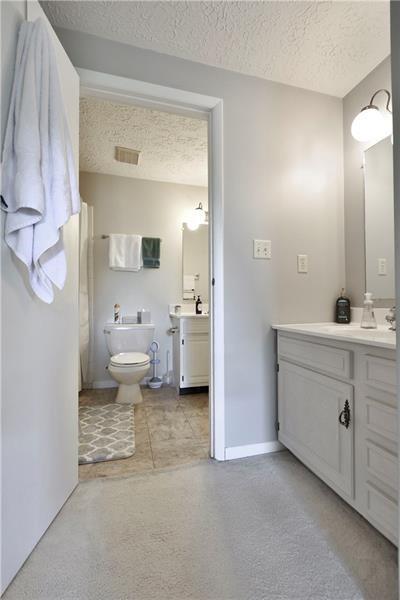 Building Photo - 411 Brookside Ct