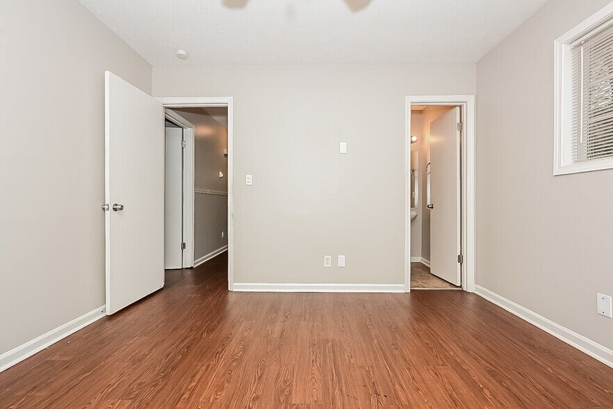 Building Photo - 164 Meadowlark Ln