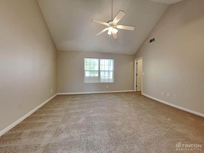 Building Photo - 210 Railside Dr