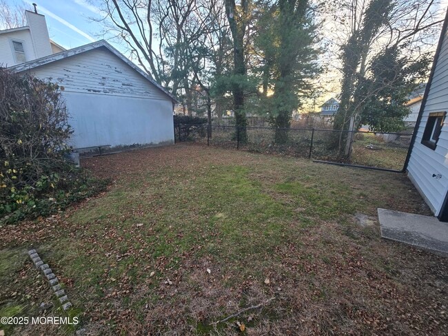 Building Photo - 72 Grand Ave