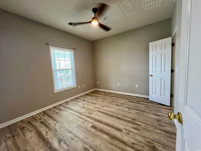 Building Photo - 5834 Longwood Dr