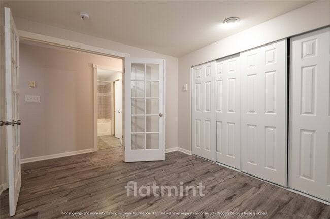 Building Photo - 8720 Phinney Ave N