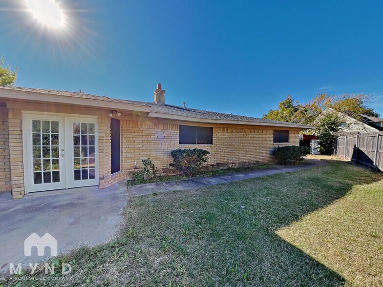 Building Photo - 312 Towne House Ln