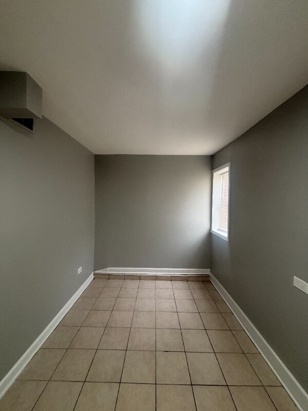 Building Photo - 5208 S Kenneth Ave