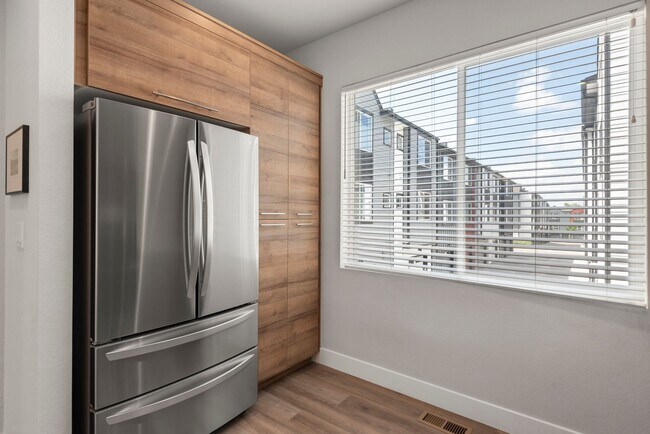 Building Photo - Modern Townhome Living in Lakewood – $2,65...