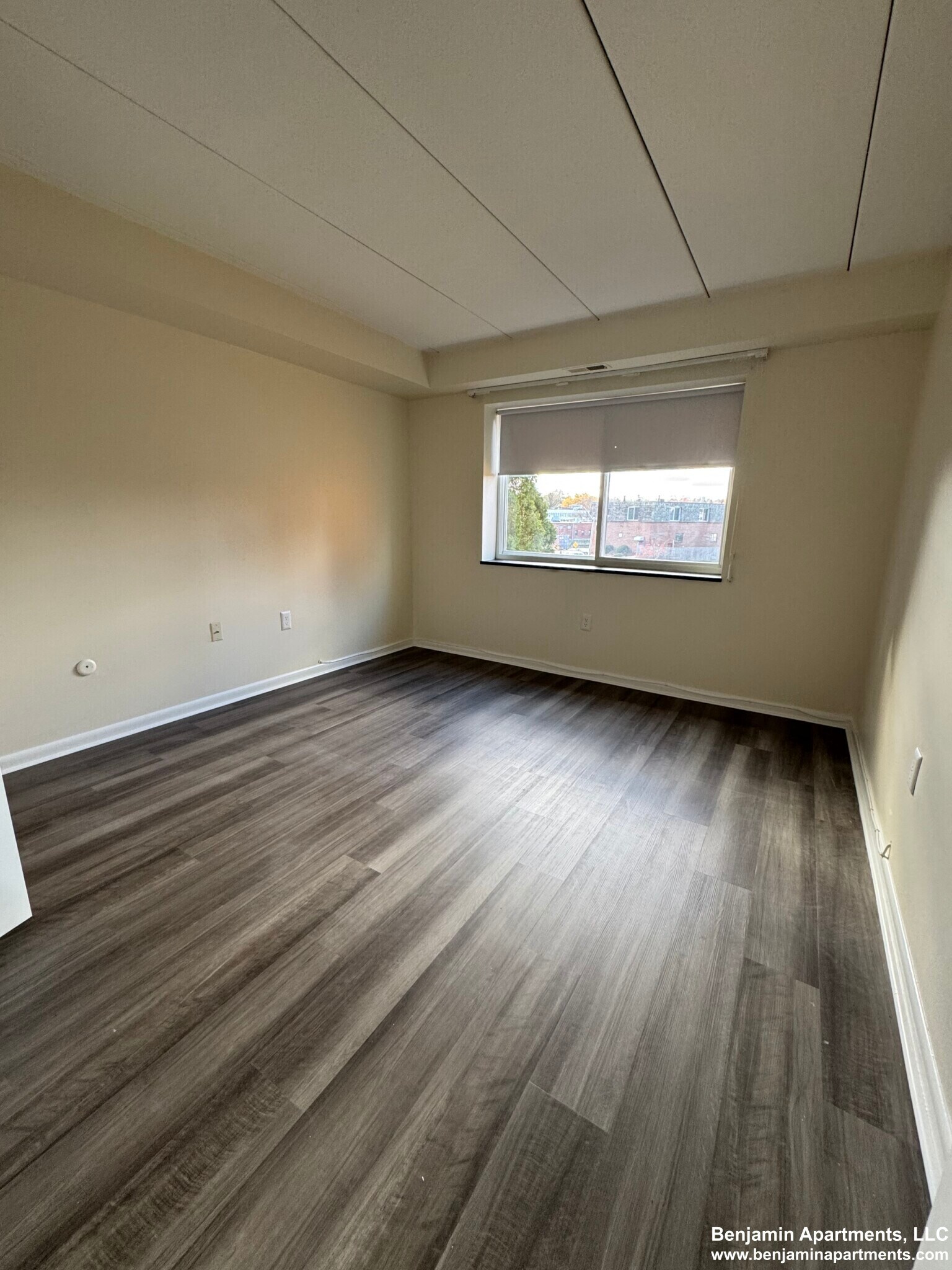 Building Photo - 51 Hill Rd