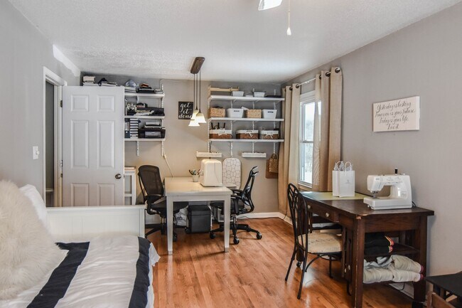 Building Photo - Pet Friendly Home on Half Acre Lot!