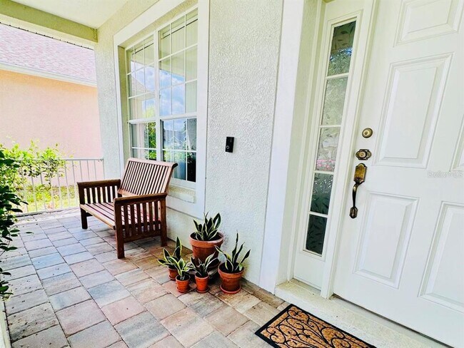 Building Photo - 24900 Oakhaven Ct