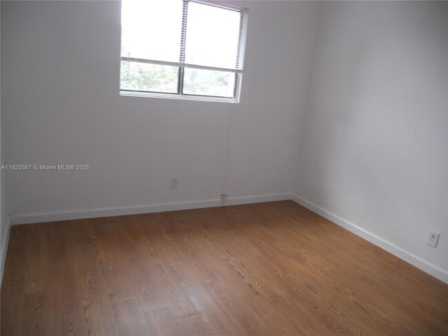 Building Photo - 129 San Remo Blvd