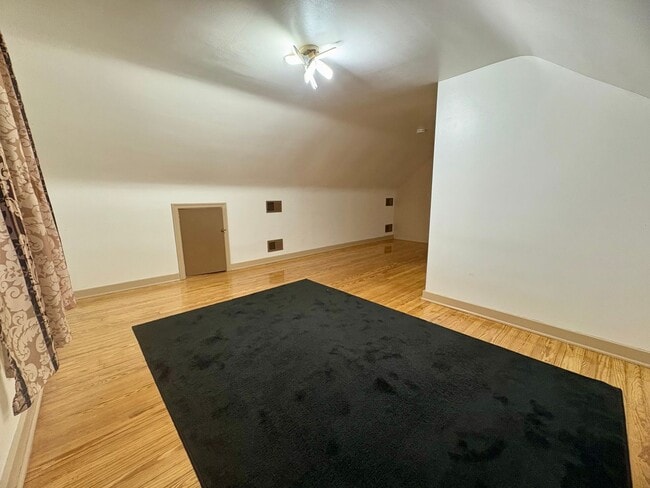 Building Photo - 3 Bedroom 2 Bathroom Cape Cod Available in York!