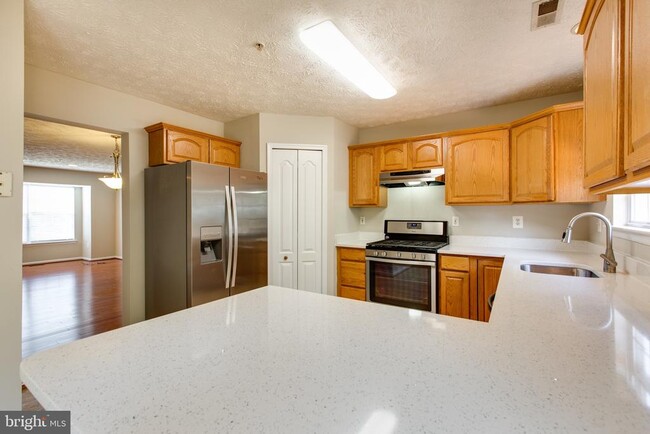 Building Photo - 3274 Halcyon Ct