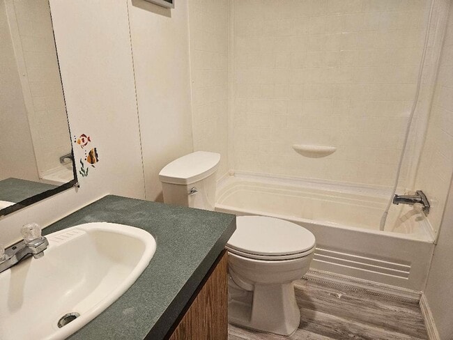 Building Photo - 127 Iroquois Dr