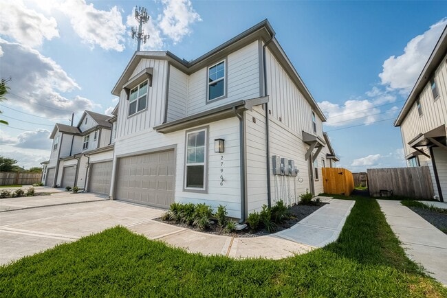 Building Photo - 27966 Western Crk Ct