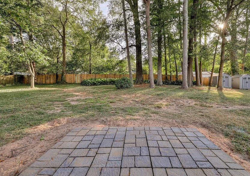 Building Photo - 2434 Brentwood Pl