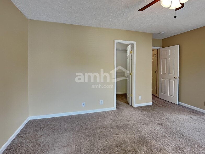 Building Photo - 1000 Brianne Ct