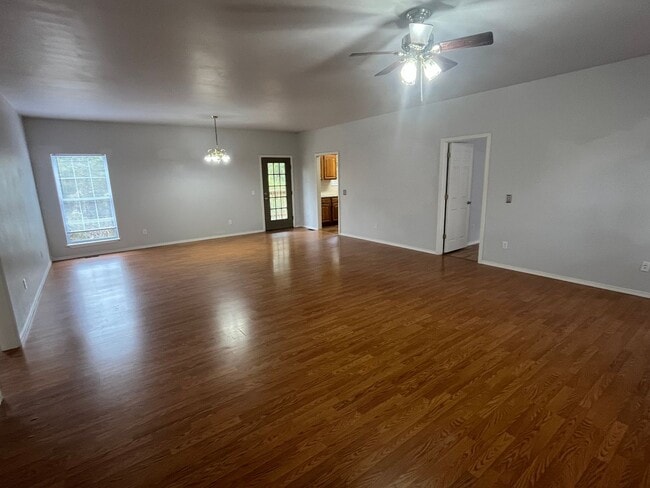 Building Photo - 603 Preston Dr