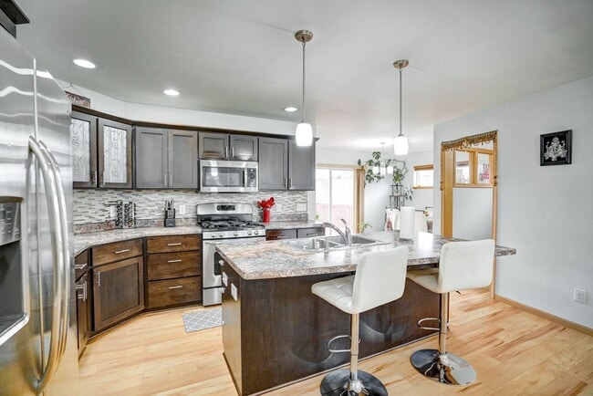 Building Photo - 818 Redan Dr