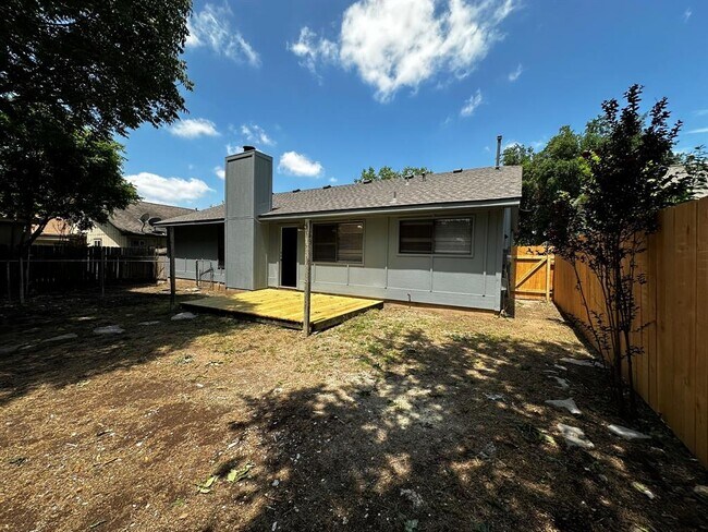 Building Photo - 12207 Shropshire Blvd