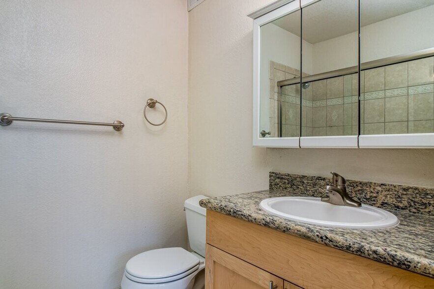 Main Bathroom - 1157 Brace Ave