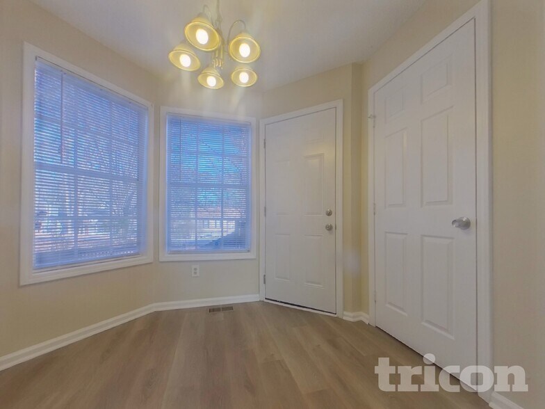 Building Photo - 6300 Holborne Ln