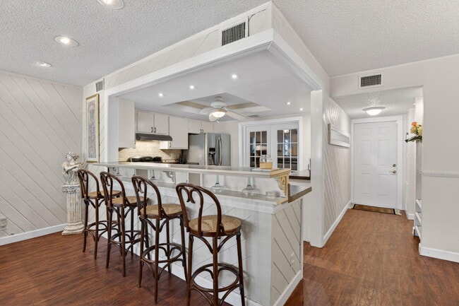 Building Photo - 3951 NE 17th Ave