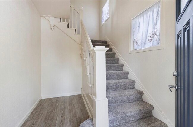 Primary Photo - 2156 S M St