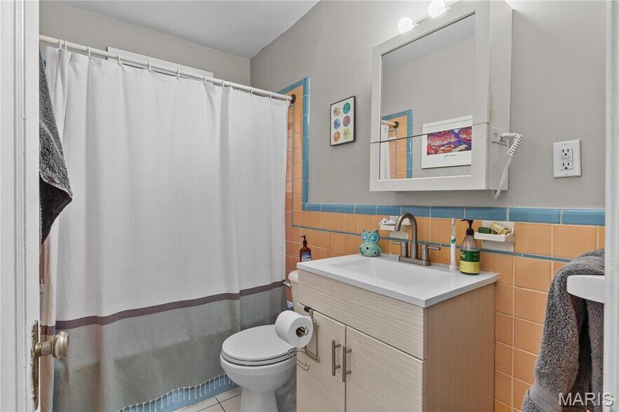 Building Photo - 3317 Lawn Ave