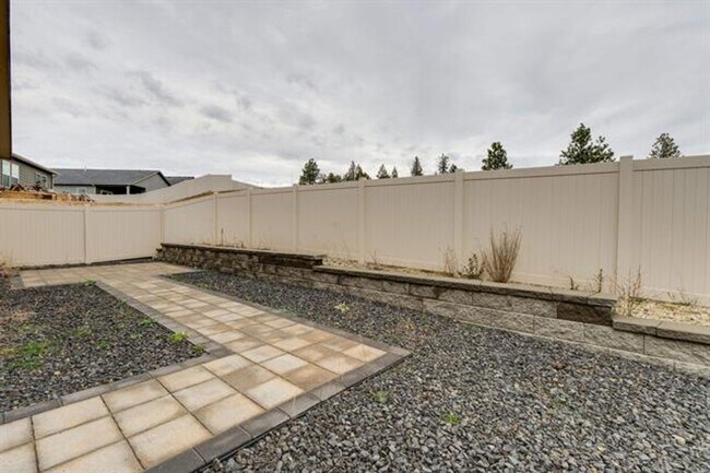 Building Photo - Newer 4 Bed 2 Bath Home in the Cheney SD