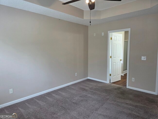 Building Photo - 301 Aspen Arbor