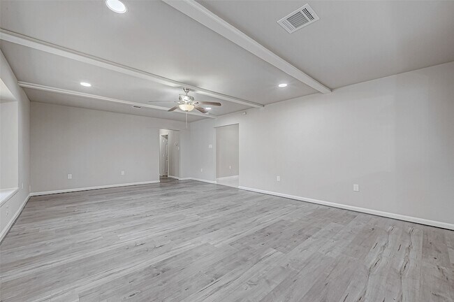 Building Photo - 5622 Valkeith Dr