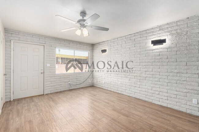 Building Photo - 1204 S McClintock Dr