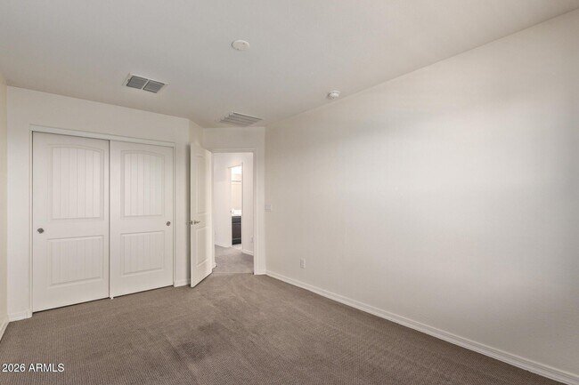 Building Photo - 905 S Canal Dr