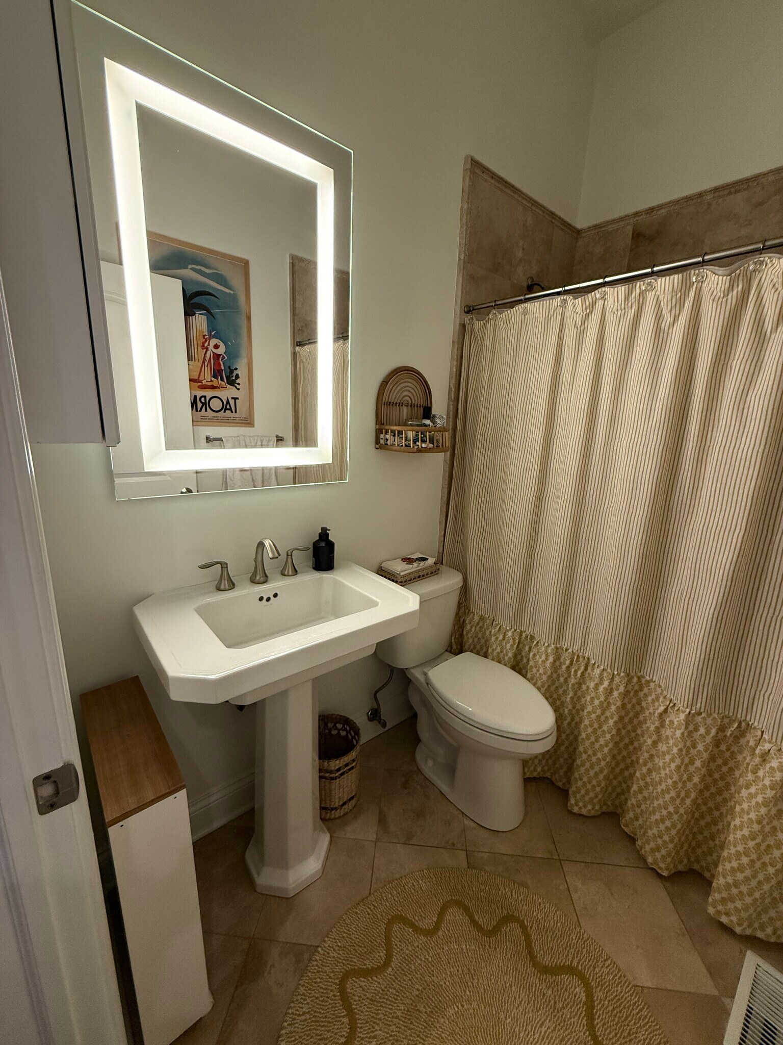 Second bath - 1116 W Hubbard St