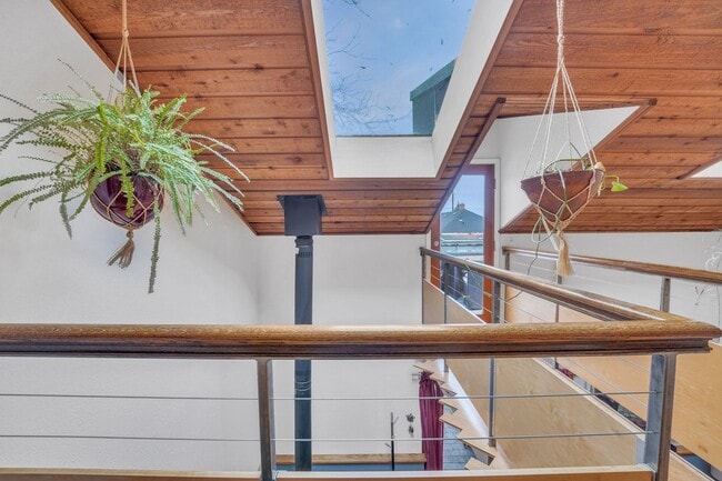 Building Photo - Amazing Custom Home