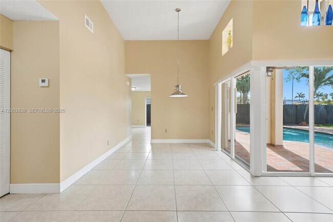 Building Photo - 631 SW 88th Ct